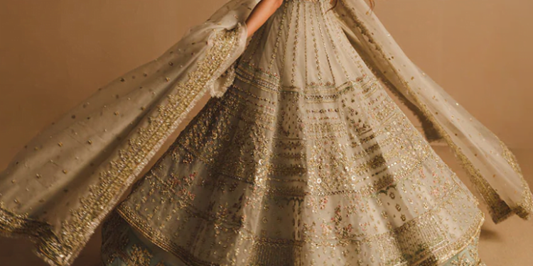 شادی والے دن کیا پہنا جائے؟ 1 شادی والے دن کیا پہنا جائے؟