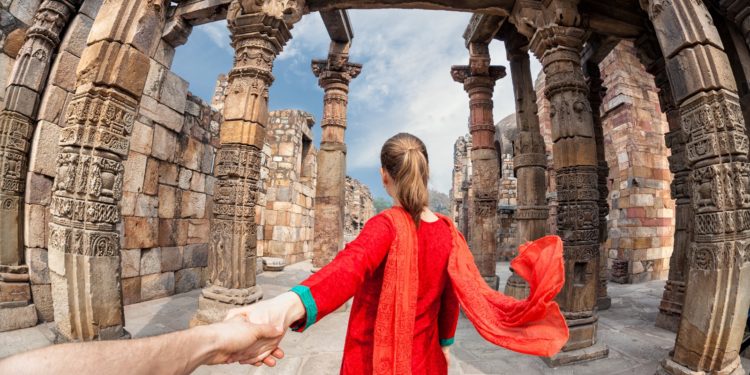 غیر ملکی سے شادی !کیا فائدے اور کیا مسائل ؟