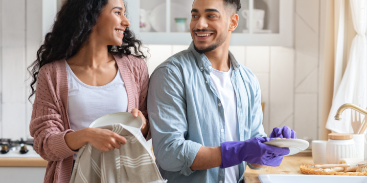 گھریلو ذمہ داریوں میں منصفانہ رویہ اور شادی کی کامیابی 1 گھریلو ذمہ داریوں میں منصفانہ رویہ اور شادی کی کامیابی