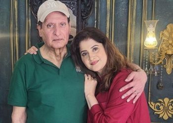 اداکارہ صاحبہ کی اپنے والد کےساتھ پہلی ملاقات  