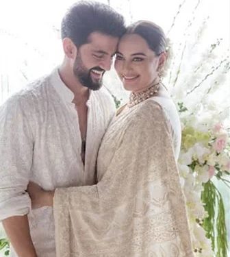 سادگی سے کی گئی شادیاں :جنھوں نے دل جیت لیے 1 سادگی سے کی گئی شادیاں :جنھوں نے دل جیت لیے