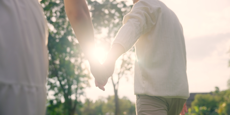 مرد شادی شدہ اور خواتین غیر شادی شدہ زیادہ خوش کیوں؟ 1 مرد شادی شدہ اور خواتین غیر شادی شدہ زیادہ خوش کیوں؟