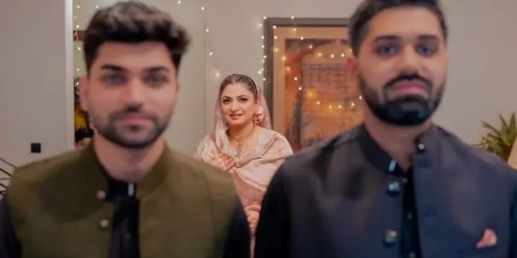 بیٹوں نے ماں کی دوسری شادی کروا دی: تصاویر وائرل  1 بیٹوں نے ماں کی دوسری شادی کروا دی: تصاویر وائرل