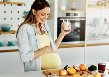 حاملہ خواتین کے لیے ضروری غذائیں