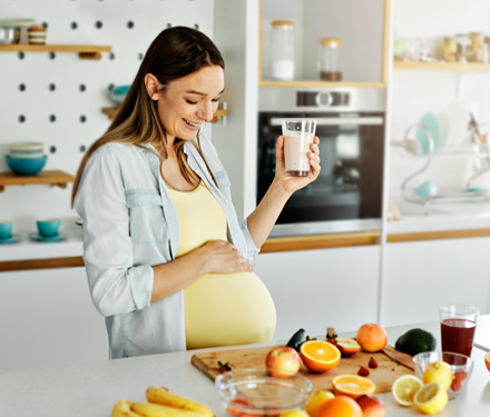 حاملہ خواتین کے لیے ضروری غذائیں 1 حاملہ خواتین کے لیے ضروری غذائیں