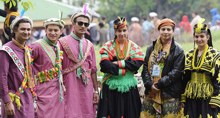 وادی کیلاش کا چلم جوش میلہ 1 وادی کیلاش کا چلم جوش میلہ