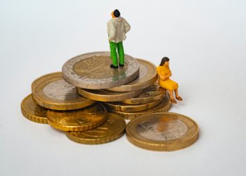 Pakistani Women’s Journey To Financial Independence: Overcoming Patriarchal Barriers In Their Path