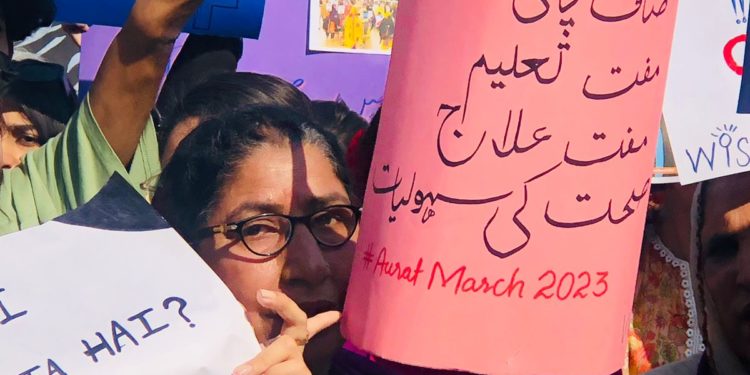 Five Most Powerful Play Cards at Aurat March 2023