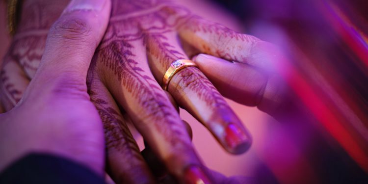 When Love Knows No Borders: A Story of Cross Border Romance 1 When Love Knows No Borders: A Story of Cross Border Romance